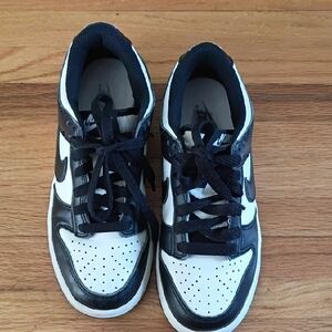 Nike Black and White Athletic Shoes Boys 4.5